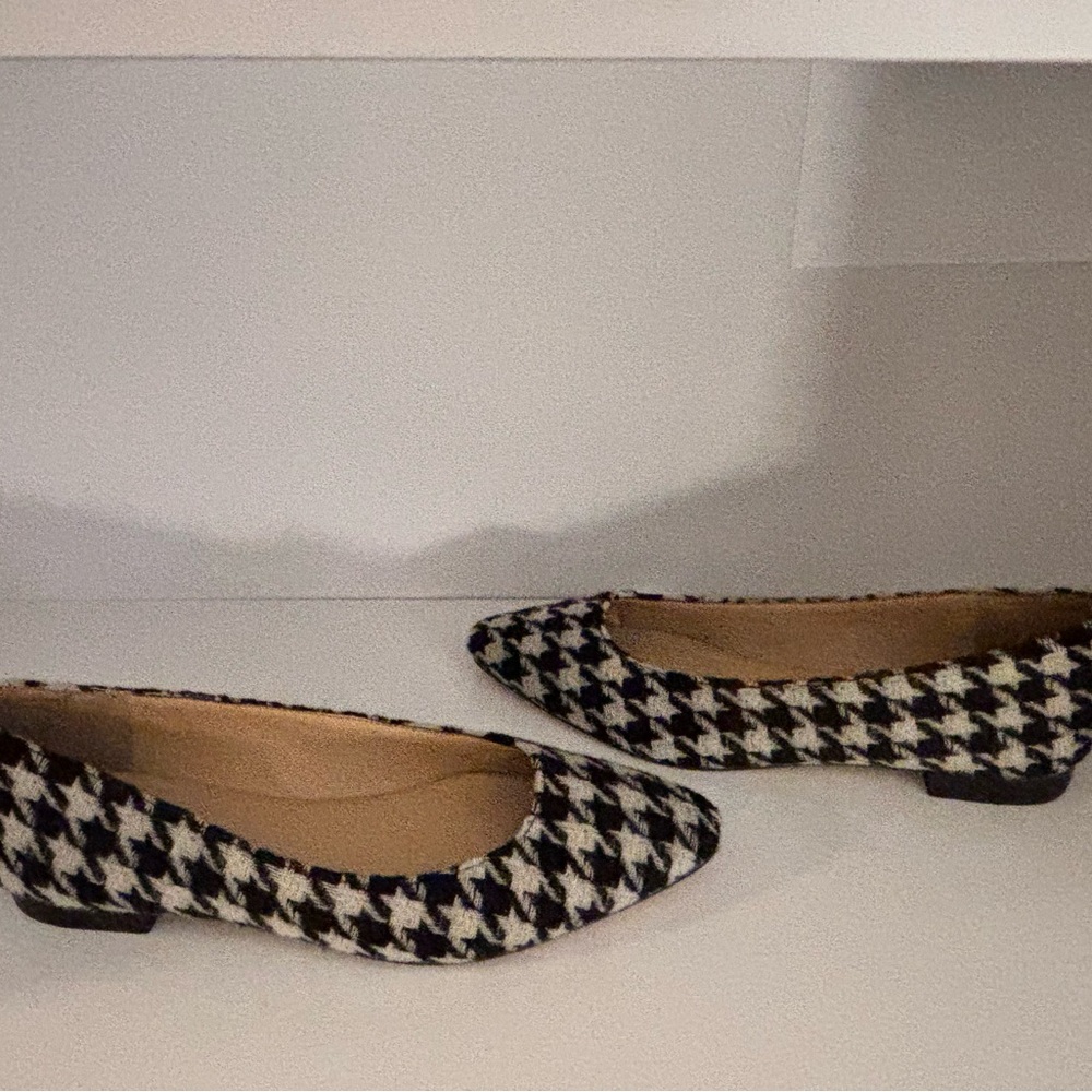 Talbots Black & White Houndstooth Pointed Flats - Picture 5 of 10